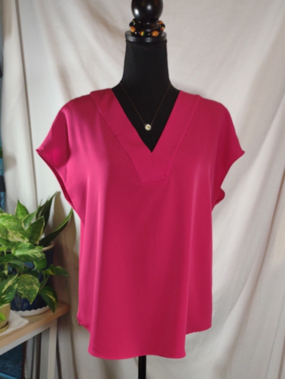 Apt. 9 Fuchsia V-Neck Short Sleeve Blouse - Size M